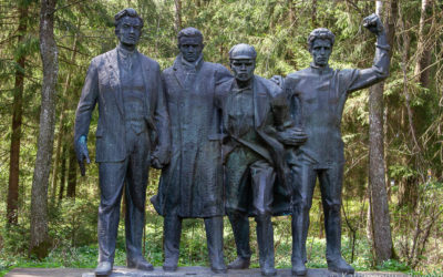 四个共产党人纪念碑