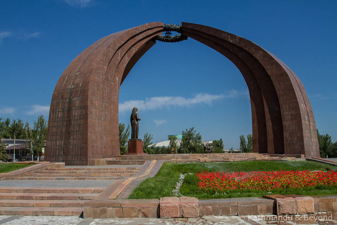 胜利（Pobedy）纪念碑Bishkek吉尔吉斯斯坦-3