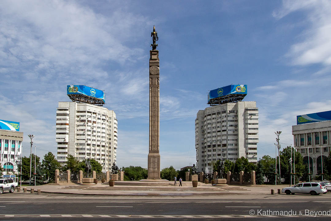 独立纪念碑共和国广场阿拉米哈萨克斯坦-20