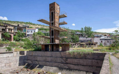 废弃亚美尼亚 - 埃里万的前游泳池