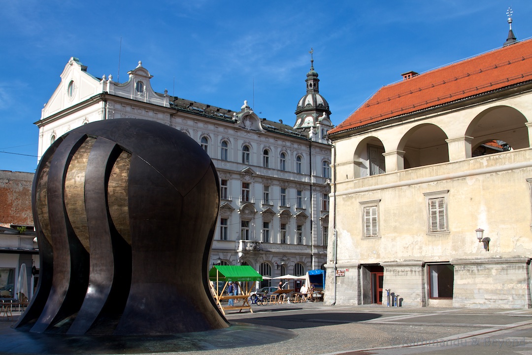 Maribor Liberation Monument（Spomenik Nob）Maribor Slovenia