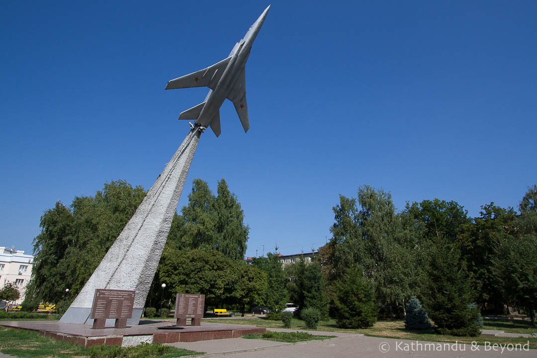英雄纪念碑(“逃离地狱”纪念碑)乌克兰波尔塔瓦-2