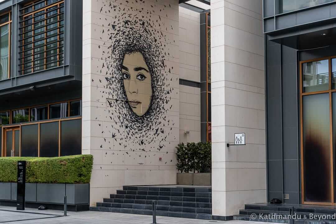 让她自由由ICY和SOT City步行街艺术迪拜，阿拉伯联合酋长国