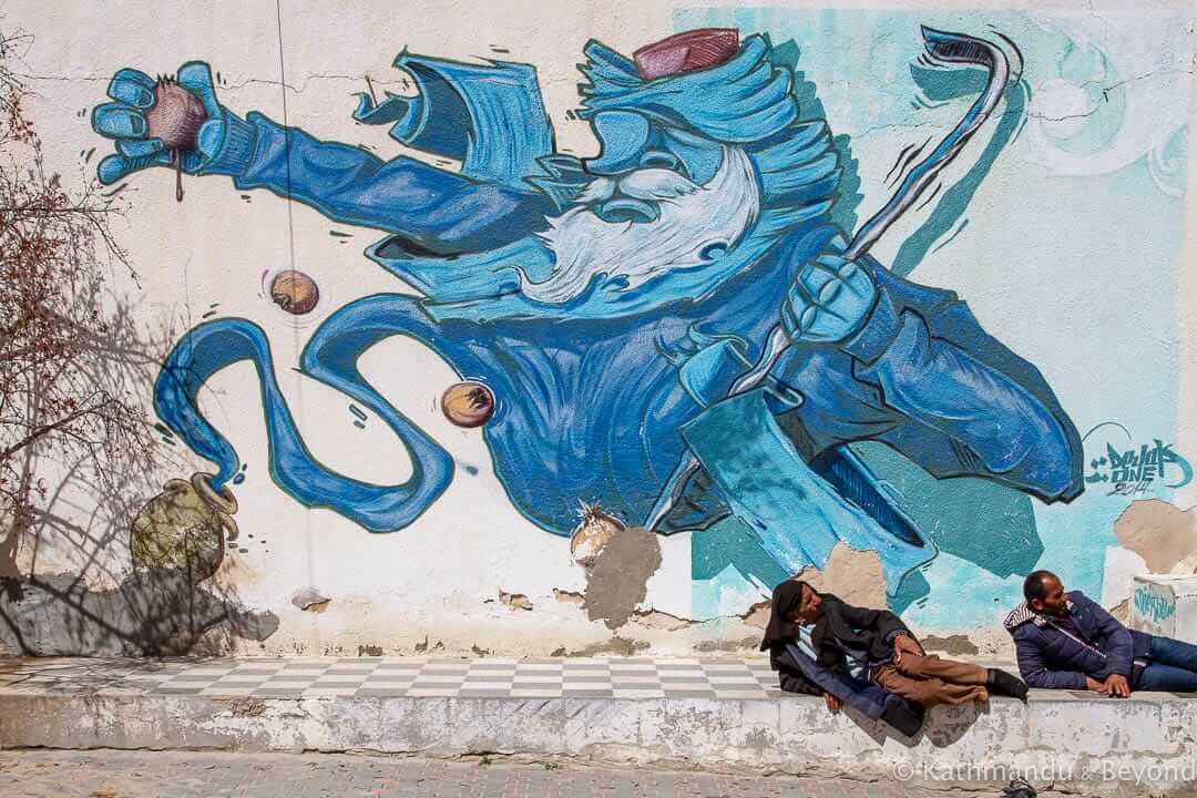 艺术家- Deyaa(沙特阿拉伯)在突尼斯杰尔巴岛Erriadh杰尔巴胡德的街头艺术