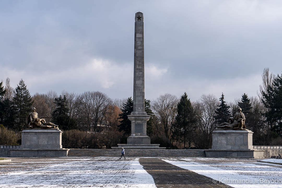 波兰华沙苏联军事公墓